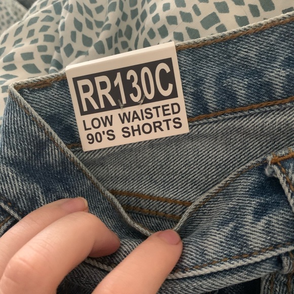 Brandy Melville Addison Shorts - Picture 2 of 4